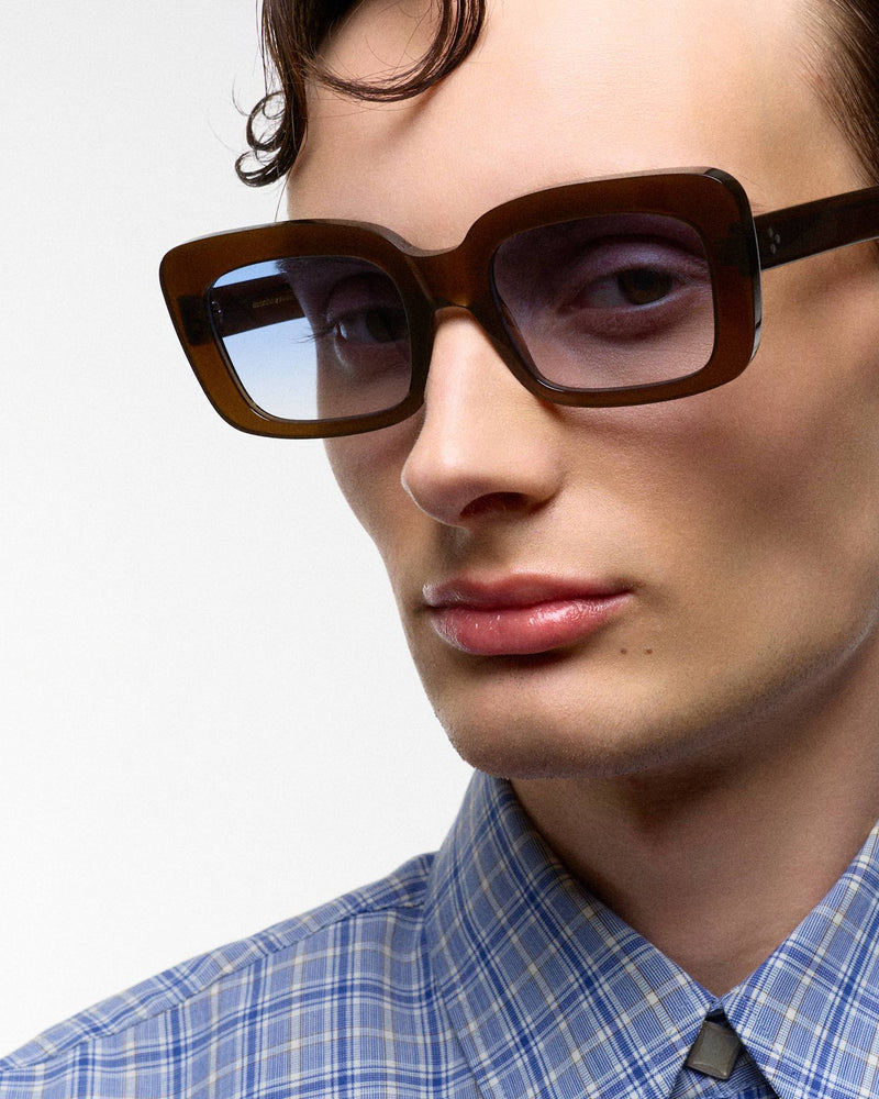 Molly Chocolate - blue gradient lens