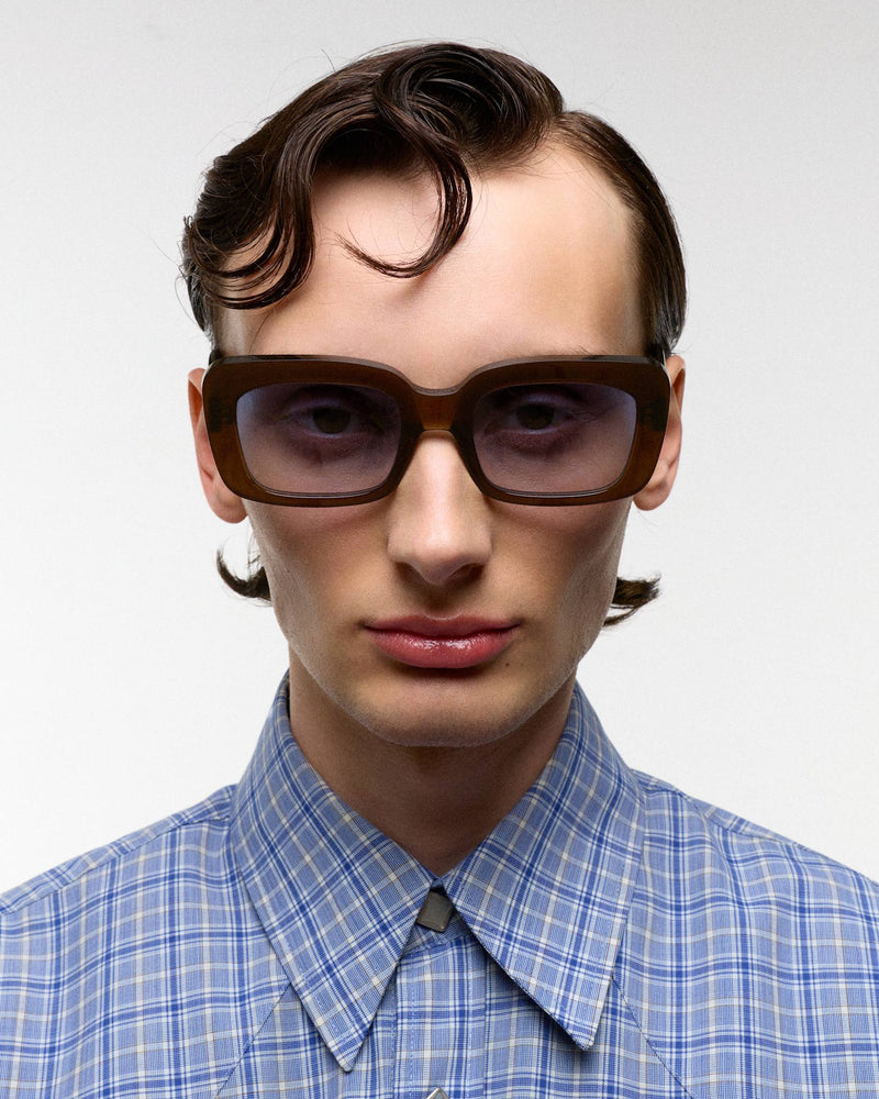 Molly Chocolate - blue gradient lens