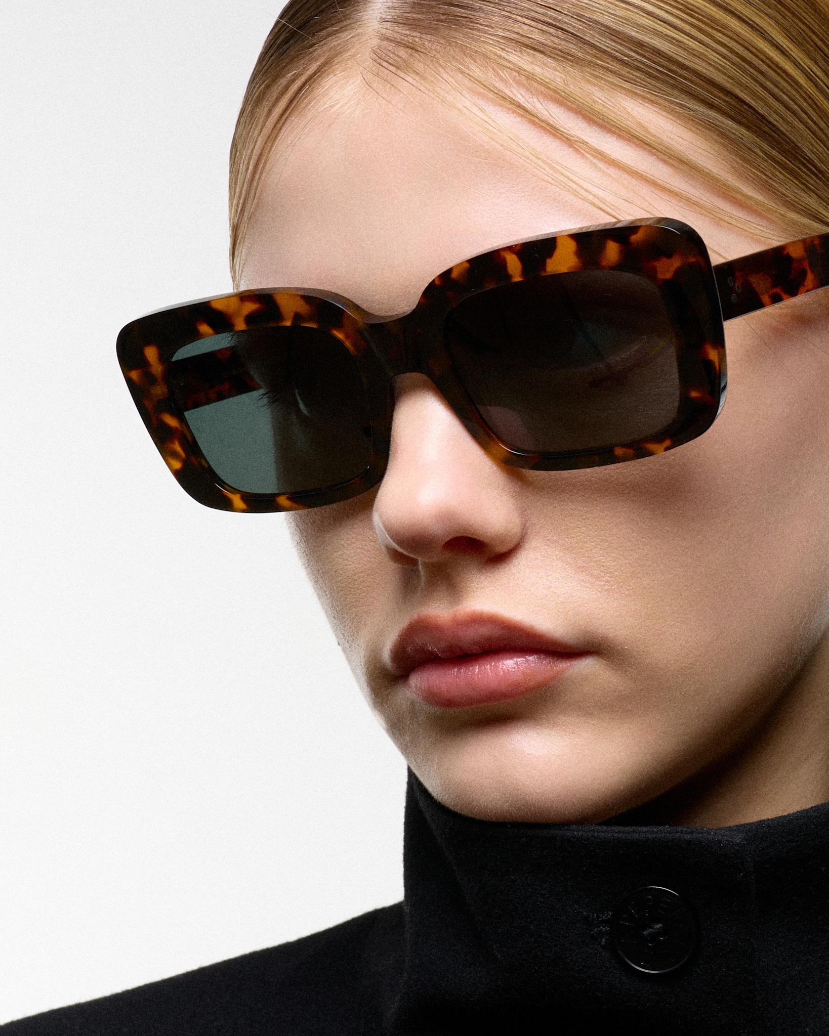 Molly Havana - green solid lens