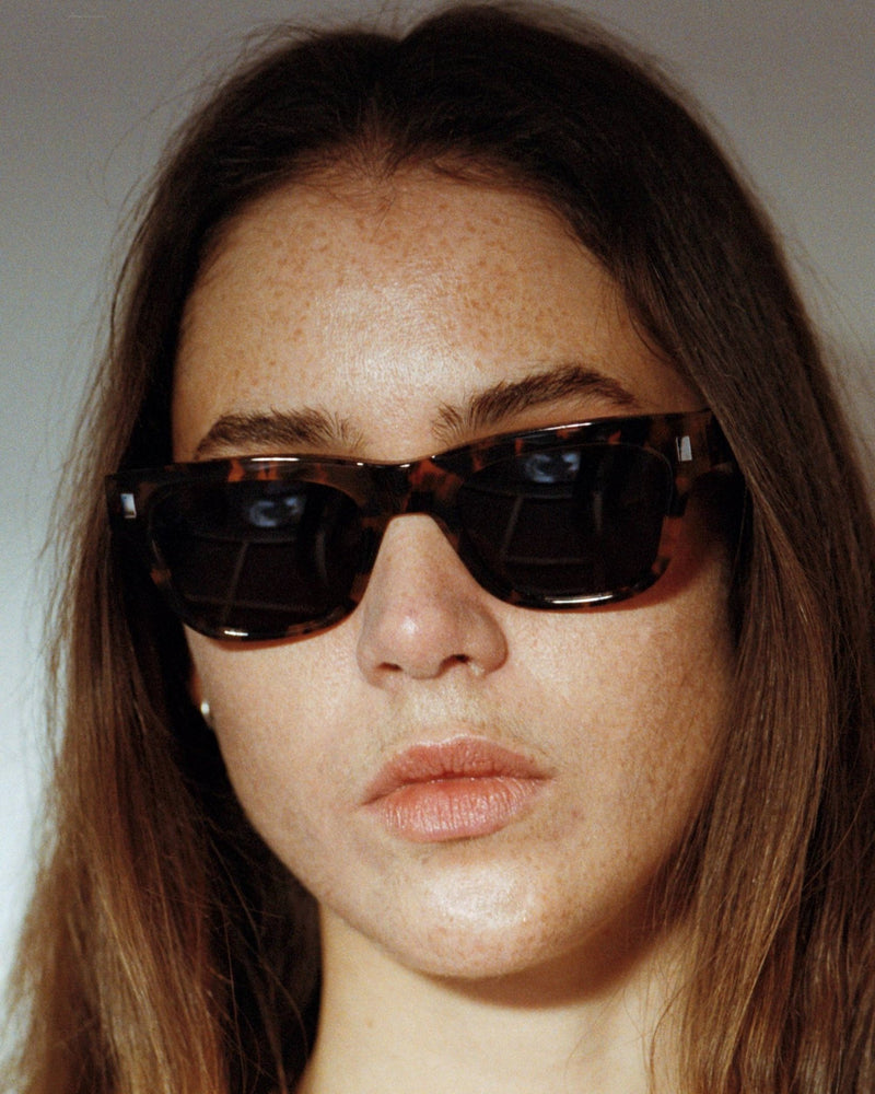 Aki Havana - grey solid lens
