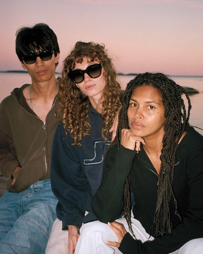Cleo Cola - grey gradient lens