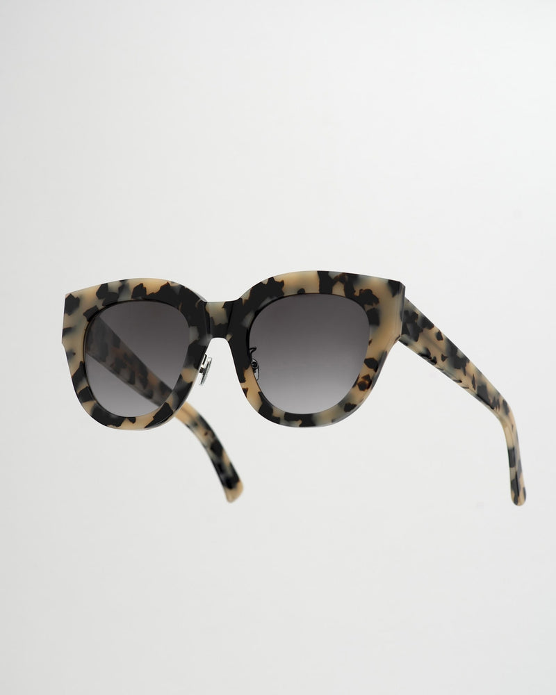 Cleo Black/White havana - grey gradient lens