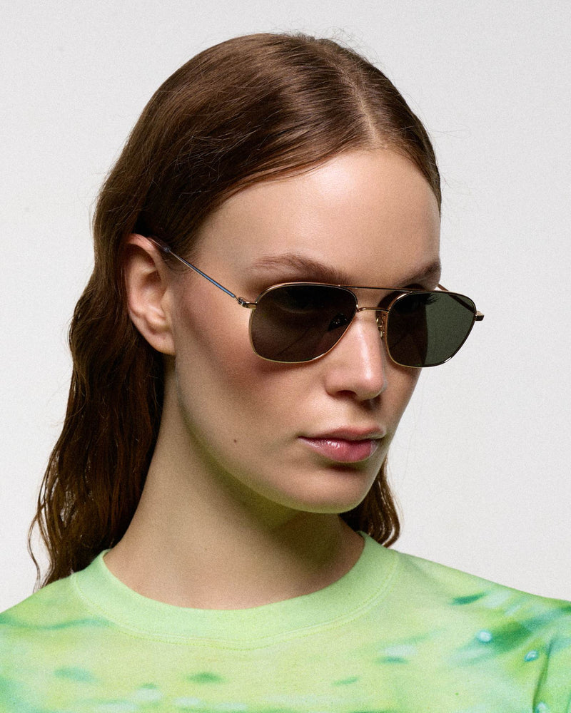 Dion Gold - green solid lens