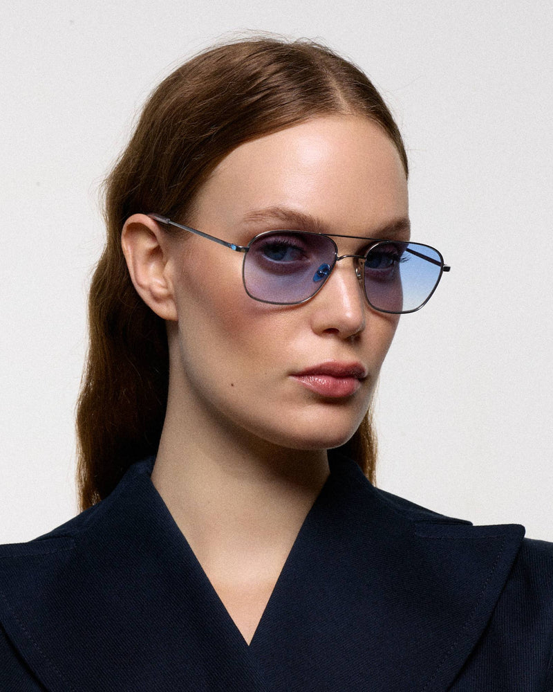 Dion Silver - blue gradient lens