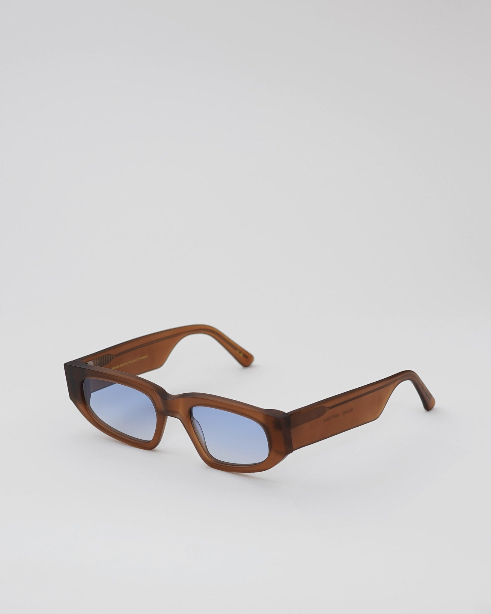 Eclipse matt Cola - blue gradient lens