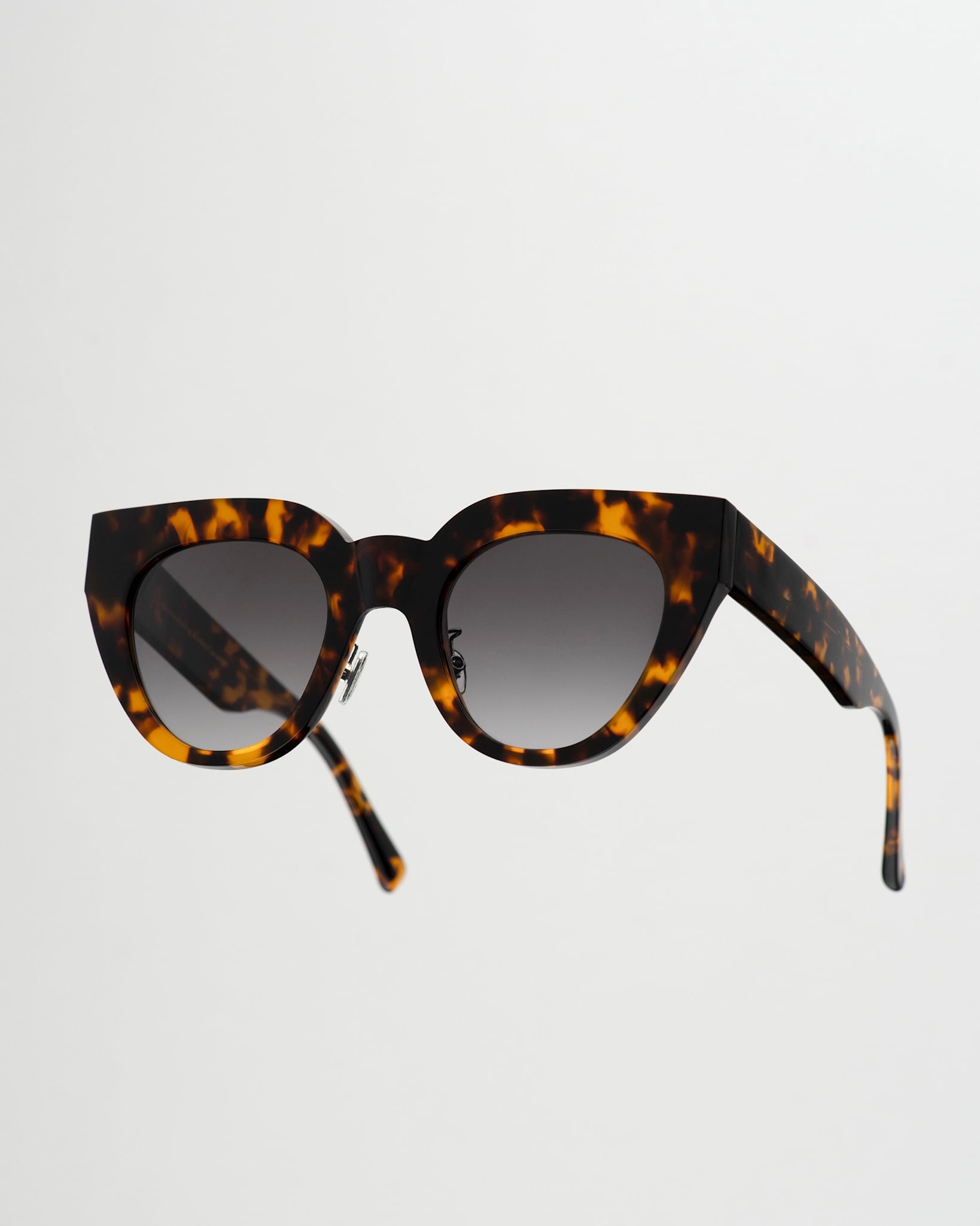 Hilma Havana - grey gradient lens