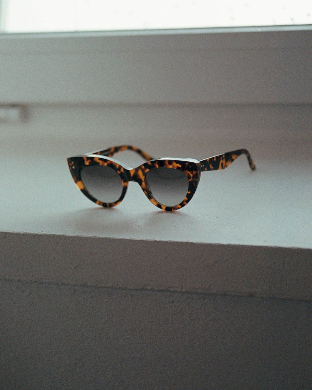 June Havana - grey gradient lens