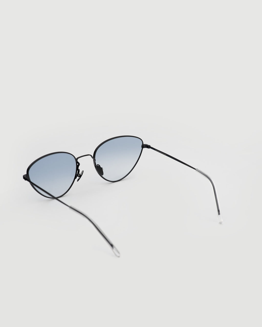 Luna Black - blue gradient lens