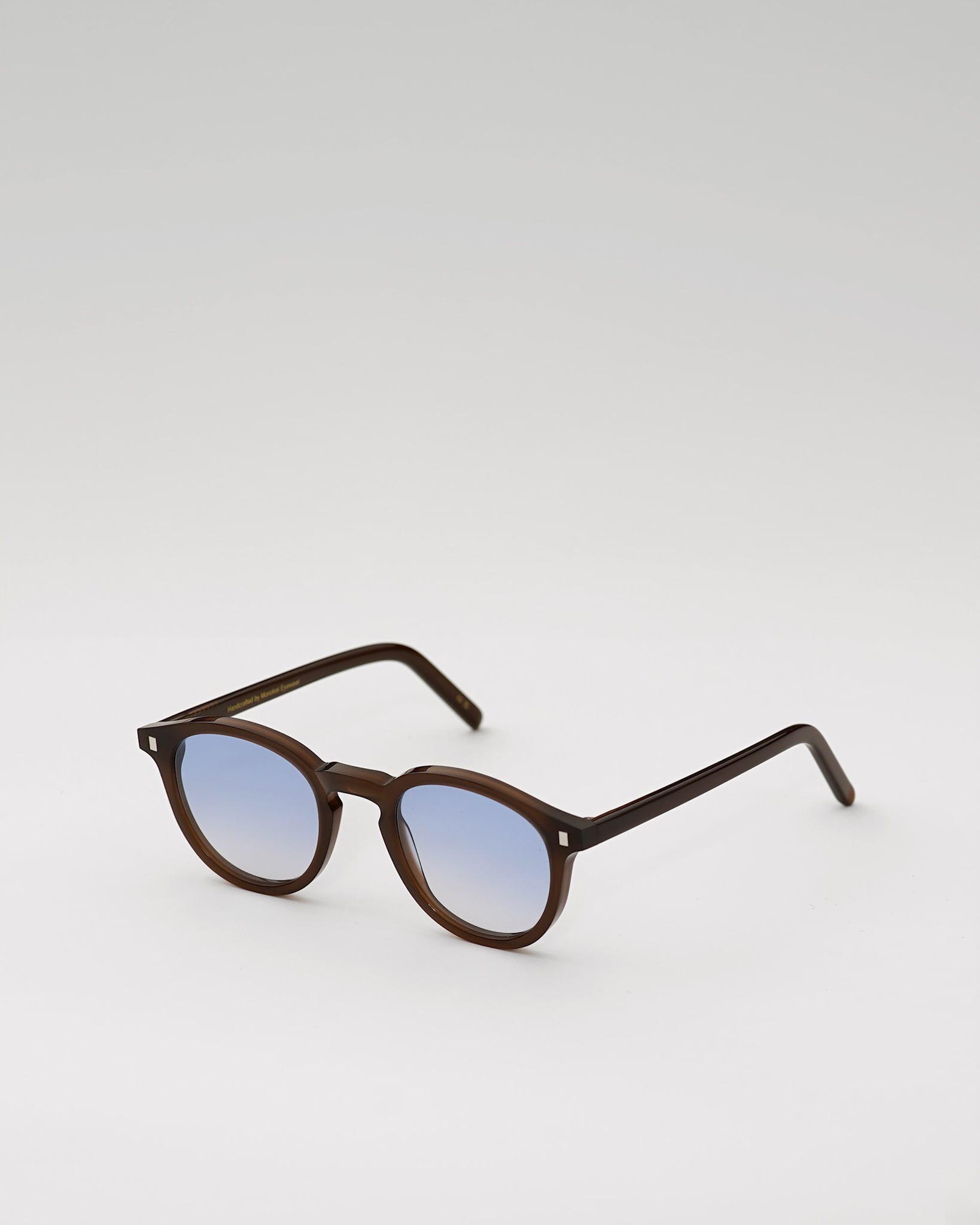Nelson Chocolate - blue gradient lens