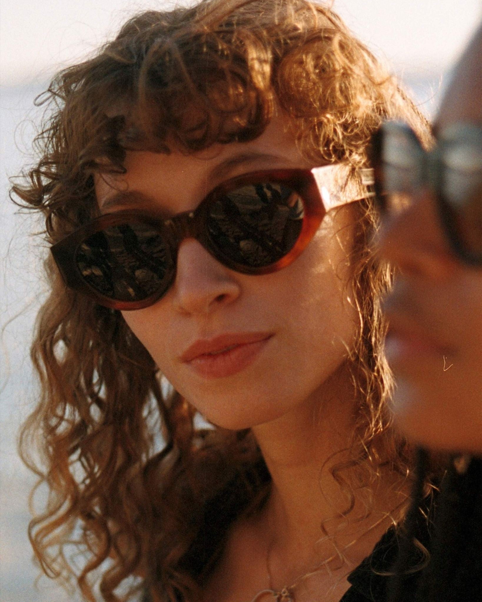 Polly Amber - grey solid lens