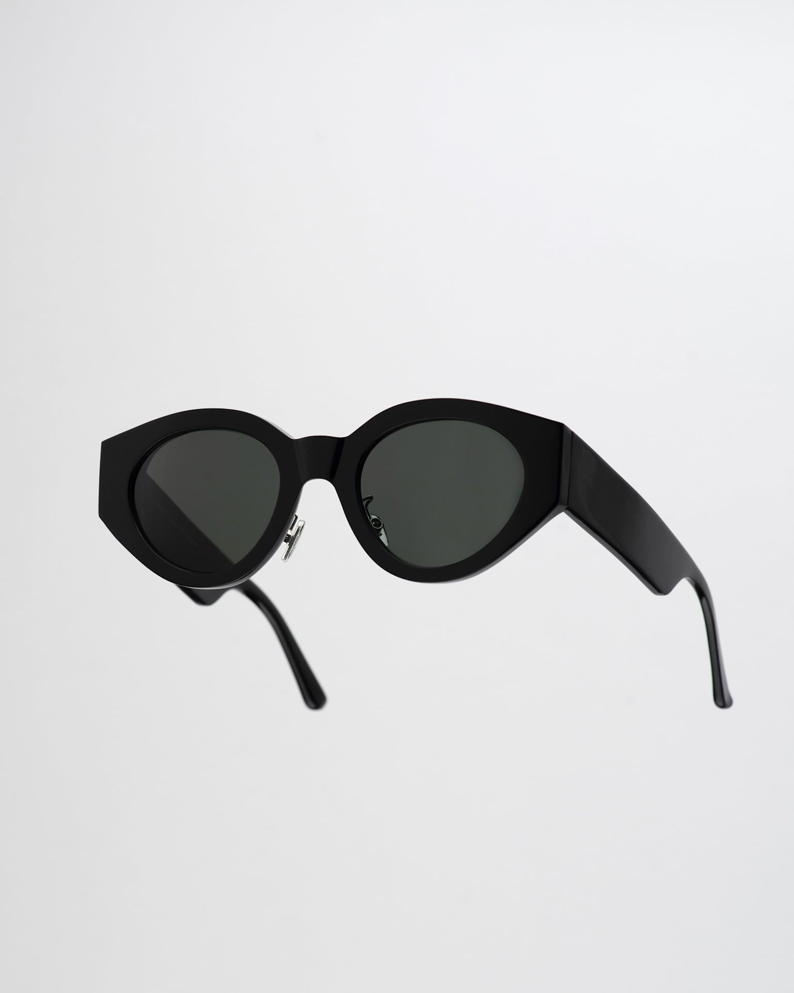 Polly Black - green solid lens