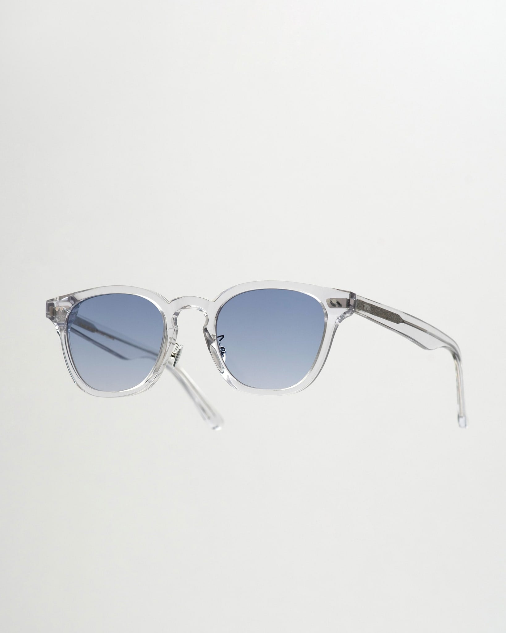 River Crystal - blue gradient lens