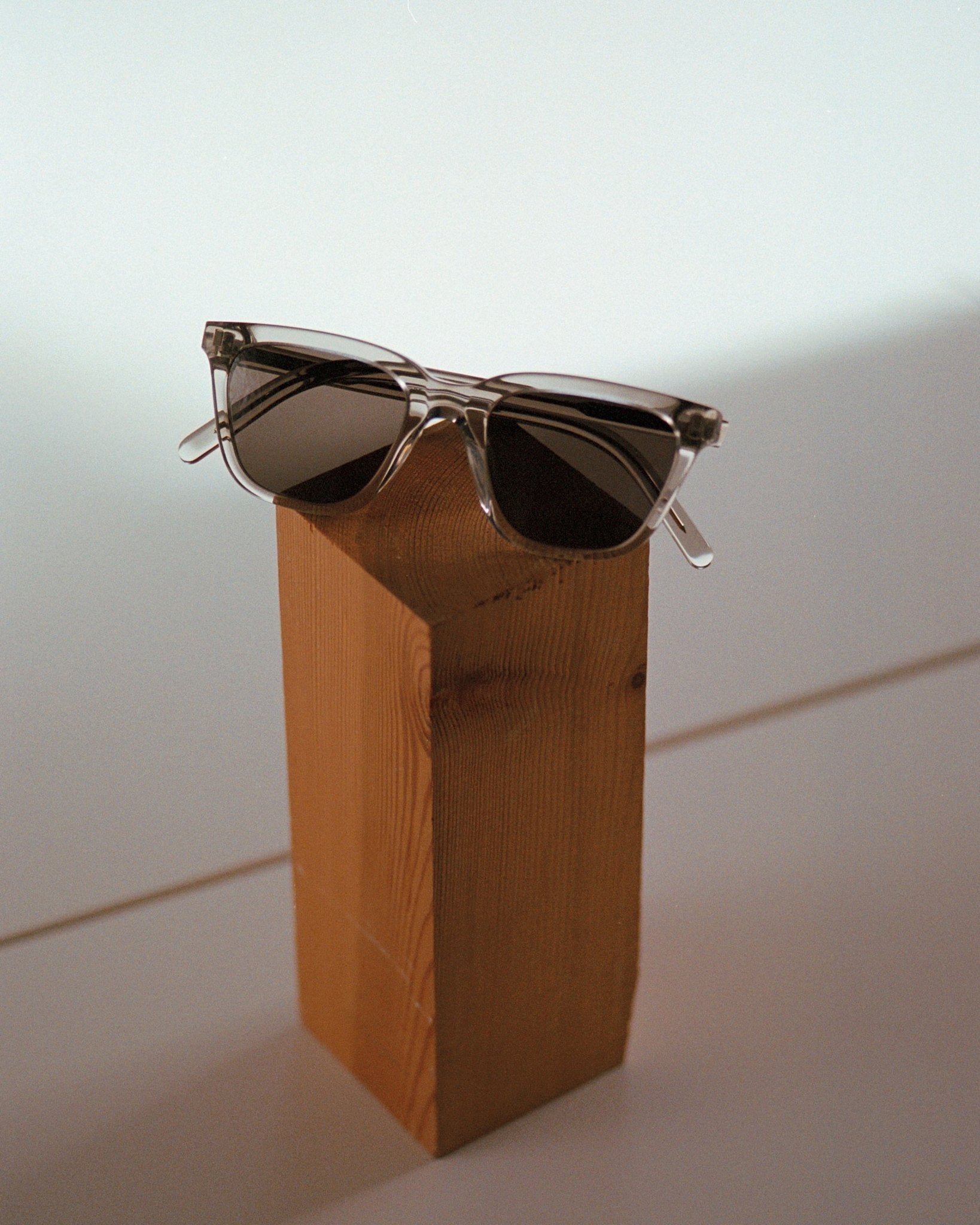 Robotnik Grey - grey solid lens