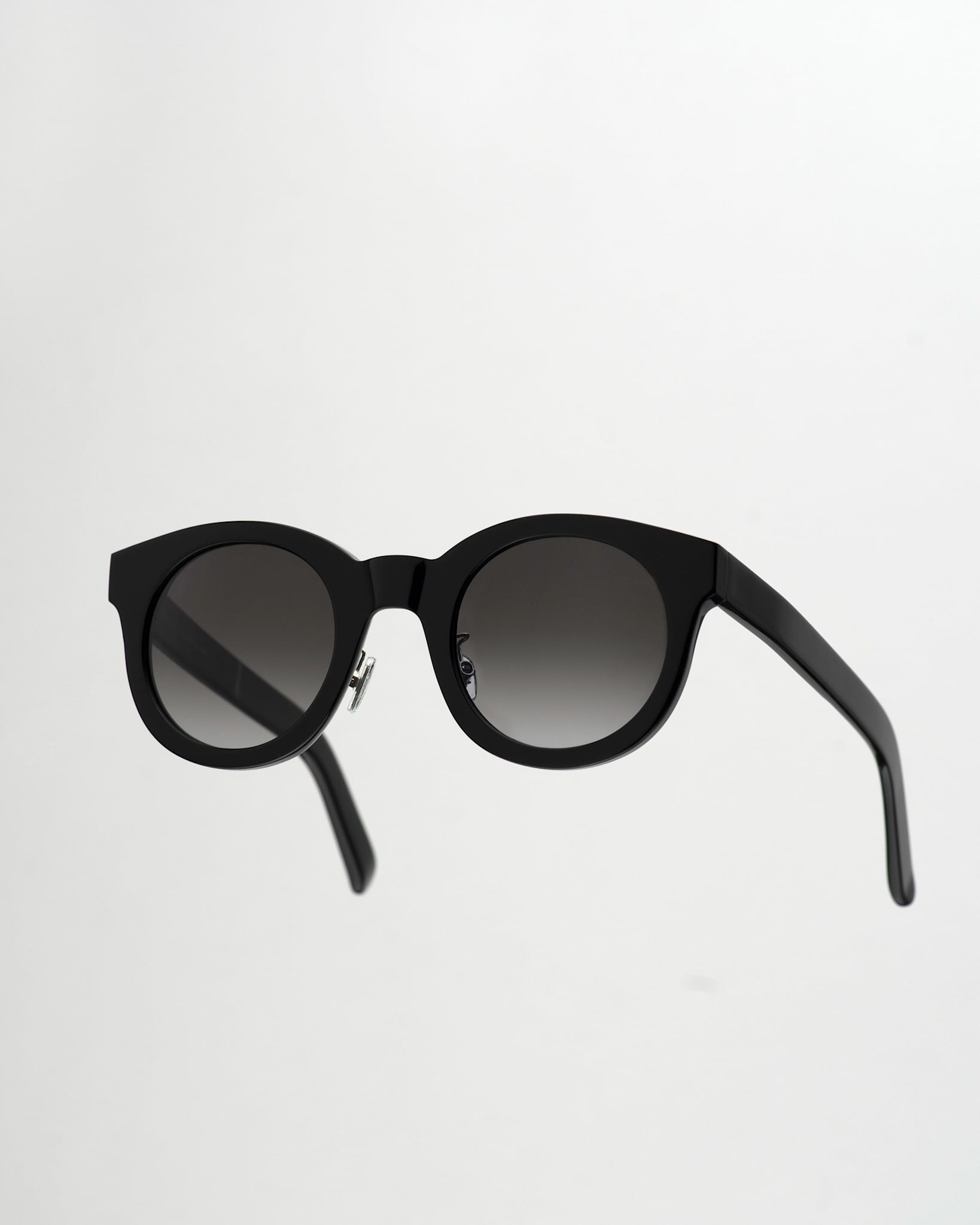 Shiro Black - grey gradient lens