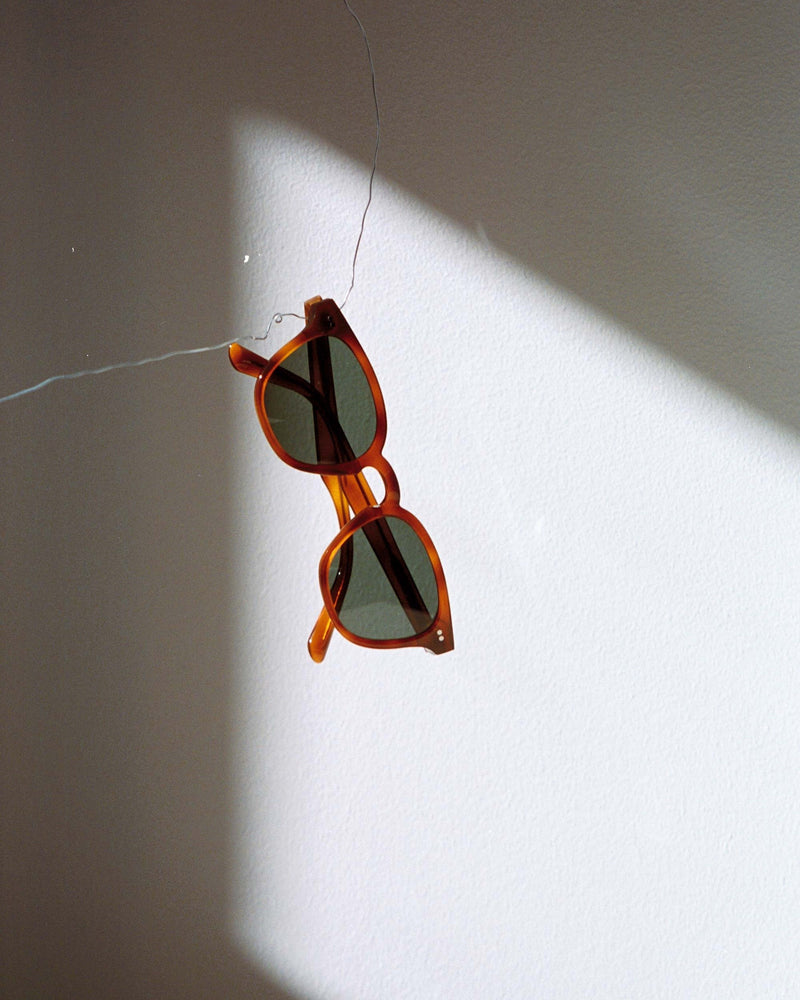 River Amber - green solid lens