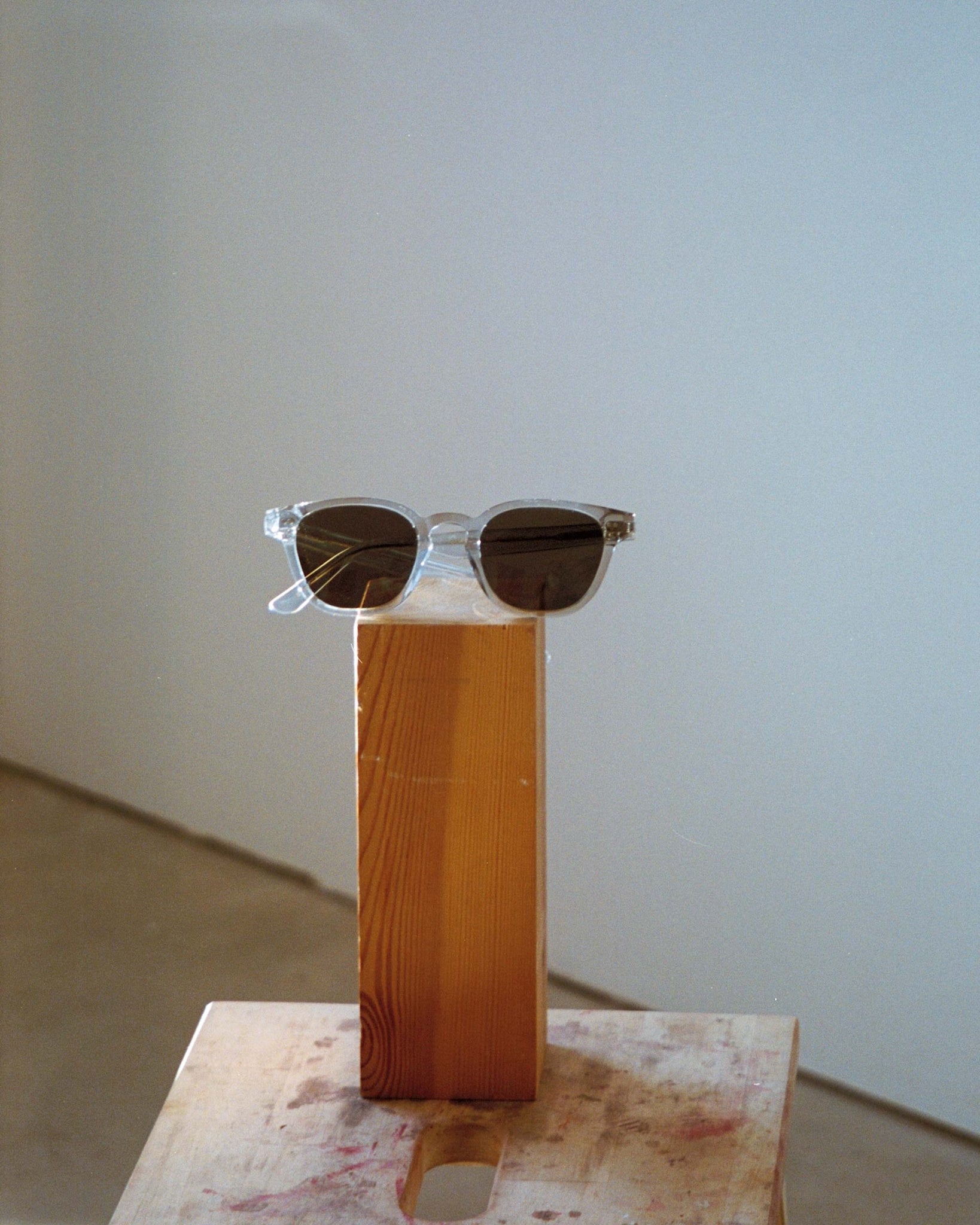 River Grey - grey solid lens